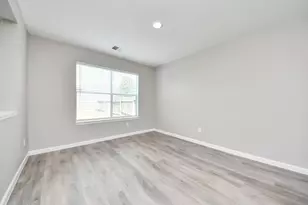 9506 Lasbury Dr, Houston, TX 77083 - Photo 11