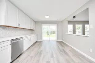 9506 Lasbury Dr, Houston, TX 77083 - Photo 19