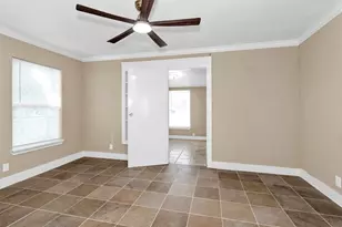 1224 Neyland St, Houston, TX 77022 - Photo 9