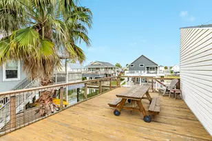 22814 Vida St, Galveston, TX 77554 - Photo 9