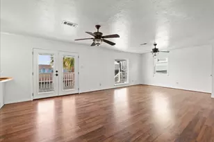 1172 Sailfish St, Hitchcock, TX 77563 - Photo 7