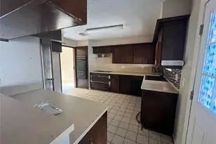 9867 Sageroyal Ln, Houston, TX 77089 - Photo 11