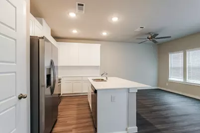 446 S Centro Circle, Shenandoah, TX 77385 - Photo 9