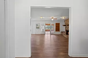 1717 Jones St, Alvin, TX 77511 - Photo 5