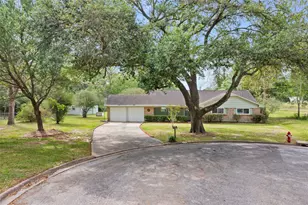 1717 Jones St, Alvin, TX 77511 - Photo 3