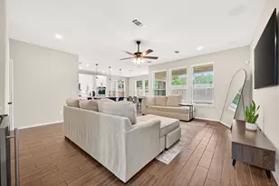 5134 Aedan Oak St, Houston, TX 77018 - Photo 9