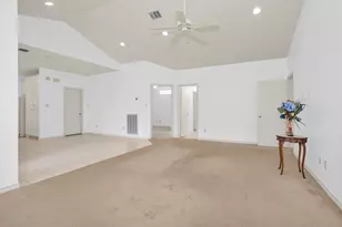 106 Fairway View Ct, Conroe, TX 77356 - Photo 15