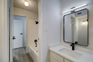 7575 Cambridge St, Houston, TX 77054 - Photo 15