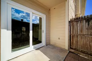 7575 Cambridge St, Houston, TX 77054 - Photo 17