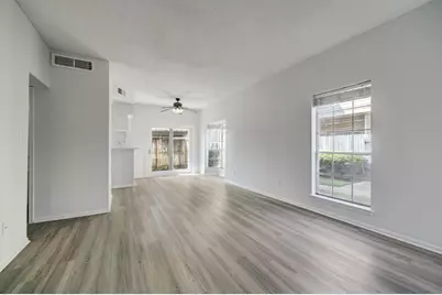 7575 Cambridge Street #2101, Houston, TX 77054 - Photo 3