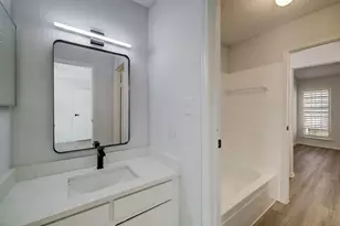 7575 Cambridge St, Houston, TX 77054 - Photo 13