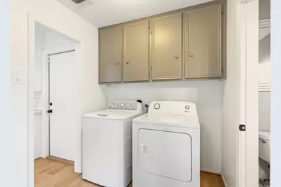 10118 Chevy Chase Drive, Houston, TX 77042 - Photo 21