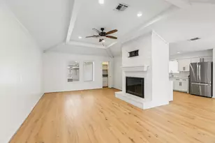 10118 Chevy Chase Dr, Houston, TX 77042 - Photo 9