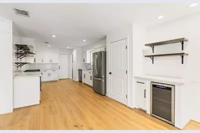 10118 Chevy Chase Drive, Houston, TX 77042 - Photo 15