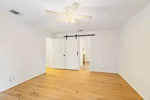 10118 Chevy Chase Dr, Houston, TX 77042 - Photo 25