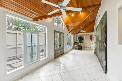 10118 Chevy Chase Drive, Houston, TX 77042 - Photo 37
