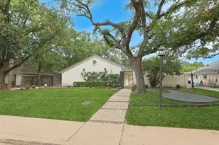 10118 Chevy Chase Dr, Houston, TX 77042 - Photo 1