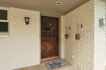 10118 Chevy Chase Drive, Houston, TX 77042 - Photo 5