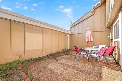 11677 Village Place Drive, Houston, TX 77077 - Photo 37