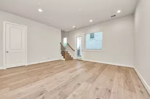 2319 Silva Park Ln, Houston, TX 77091 - Photo 11