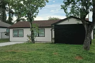 1302 Appomattox Dr, Texas City, TX 77591 - Photo 1