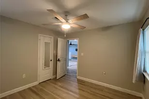 4833 Van Fleet St, Houston, TX 77033 - Photo 17