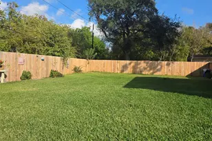 2118 2nd Ave N, Texas City, TX 77590 - Photo 23