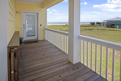 961 Hamilton Drive, Crystal Beach, TX 77650 - Photo 9