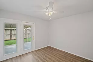 1435 Silverpines Rd, Houston, TX 77062 - Photo 9