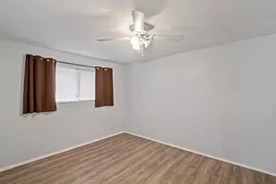 1435 Silverpines Rd, Houston, TX 77062 - Photo 11