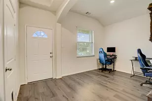 6535 Blimp Base Rd, Hitchcock, TX 77563 - Photo 5