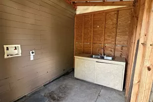 1125 E 27th St, Houston, TX 77009 - Photo 13