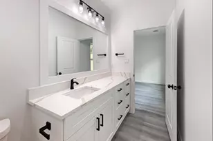 8614 Peachtree St, Houston, TX 77016 - Photo 5