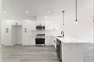 8614 Peachtree St, Houston, TX 77016 - Photo 3