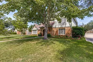 807 Longview Dr, Sugar Land, TX 77478 - Photo 3