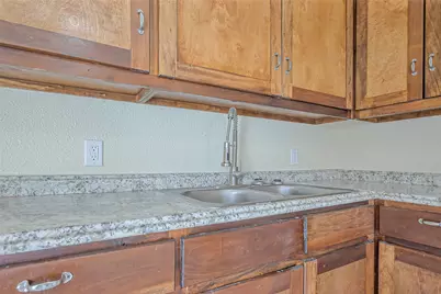 8735 Valley Flag Drive, Houston, TX 77078 - Photo 17