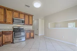 8735 Valley Flag Dr, Houston, TX 77078 - Photo 15