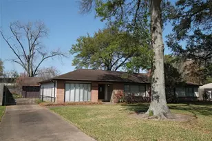 5504 Valerie St, Houston, TX 77081 - Photo 3