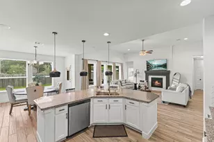 7823 Leighton Trl, Pasadena, TX 77505 - Photo 9