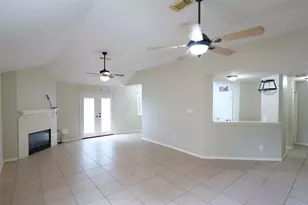 23135 N Waterlake Dr, Richmond, TX 77406 - Photo 5