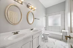 5027 Creekmont Dr, Houston, TX 77091 - Photo 15