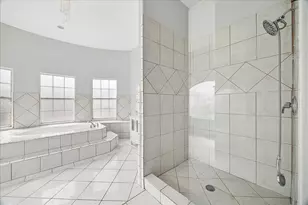 5027 Creekmont Dr, Houston, TX 77091 - Photo 13