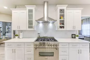 4 Shore Acres Cir, Shoreacres, TX 77571 - Photo 13