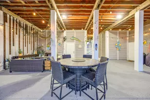 4 Shore Acres Cir, Shoreacres, TX 77571 - Photo 9