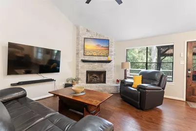 267 E Rainbow Ridge Circle, The Woodlands, TX 77381 - Photo 7