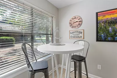 267 E Rainbow Ridge Circle, The Woodlands, TX 77381 - Photo 17