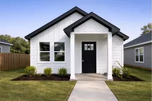 821 Palmdate, Montgomery, TX 77316 - Photo 1