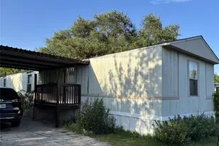 902 Ferol Ln, Highlands, TX 77562 - Photo 1