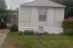 902 Ferol Ln, Highlands, TX 77562 - Photo 1