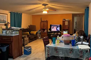 902 Ferol Ln, Highlands, TX 77562 - Photo 11
